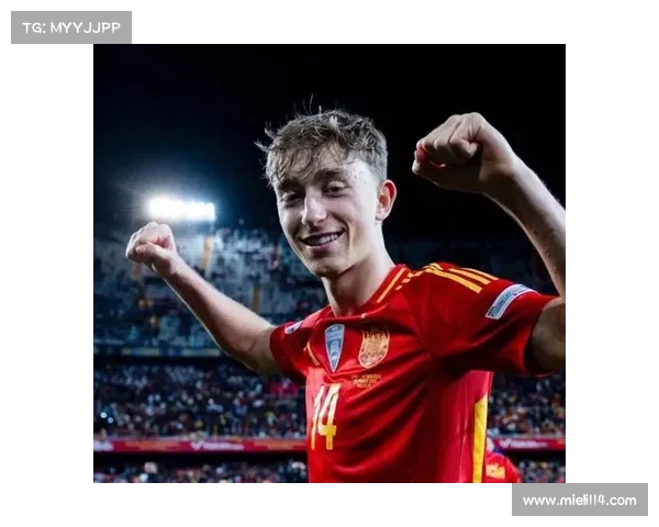 赫伊森在俱乐部门口停留十分钟 为小球迷签名互动引发热烈反响